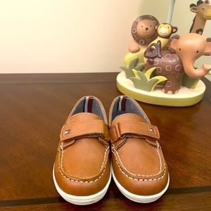 Size 8 toddler boy Tommy Hilfiger loafers. NEW